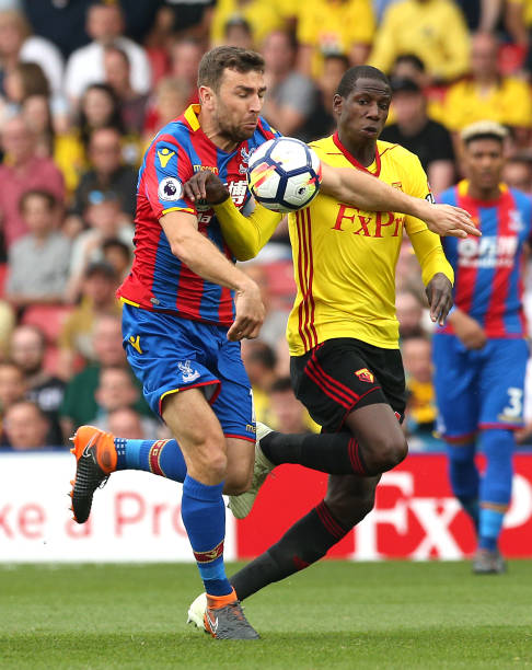 队的战术执 队的战术执