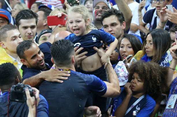 【明日之星冠军杯开赛 上海队2-3憾负皇马】